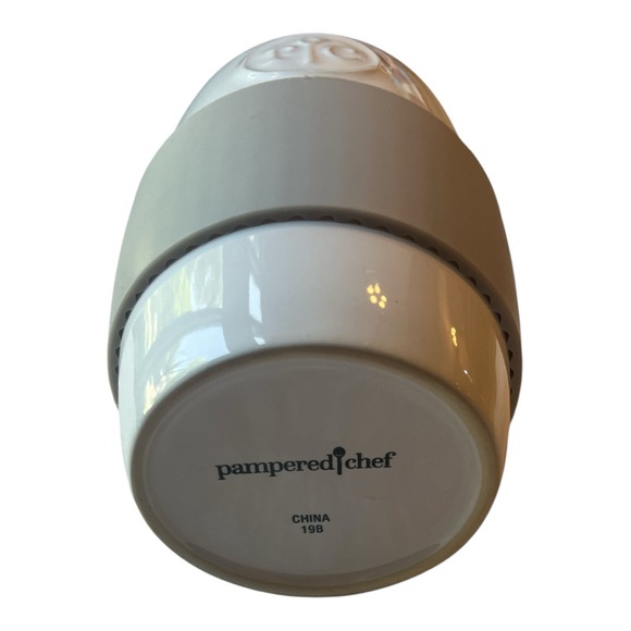 The Pampered Chef 🧑‍🍳 Egg 🥚 Maker - Picture 2 of 4